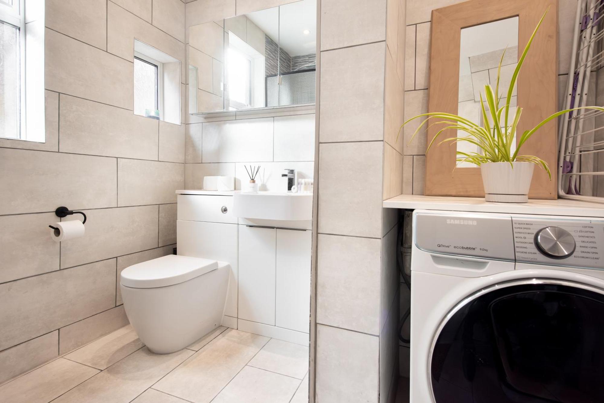 Victorian 2Br Apartment, King Beds, Fast Wifi, Near Shops, Cafes & Transport, E17 Londres Exterior foto