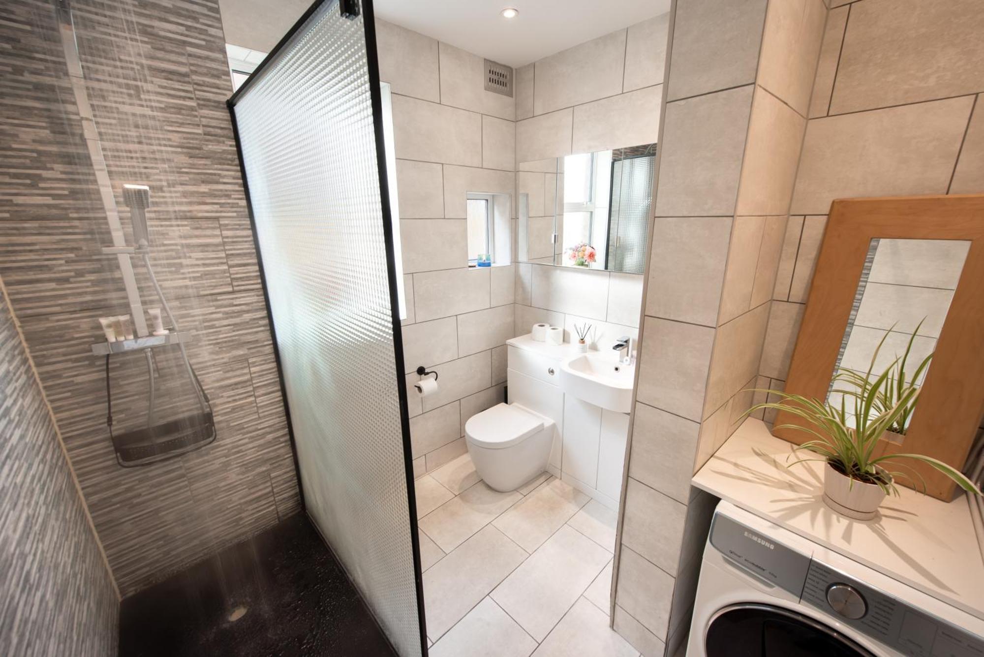 Victorian 2Br Apartment, King Beds, Fast Wifi, Near Shops, Cafes & Transport, E17 Londres Exterior foto