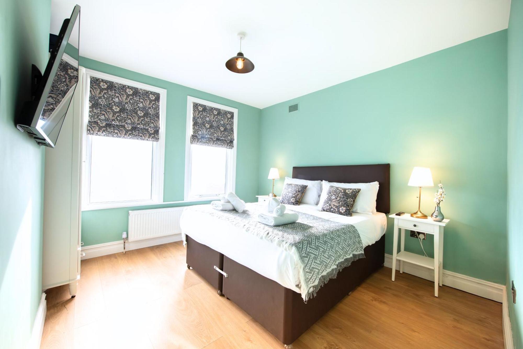 Victorian 2Br Apartment, King Beds, Fast Wifi, Near Shops, Cafes & Transport, E17 Londres Exterior foto